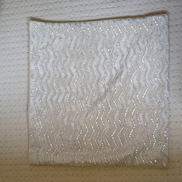 Decorative Pillow Cover (cover only, no pillow included) - Picture 7 of 8